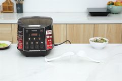 Nồi cơm điện tử Tefal 1.8 lít RK737868
