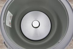 Nồi cơm nắp gài Happycook 1.8 lít HCJ-1822