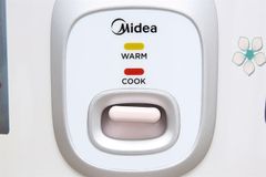 Nồi cơm nắp gài Midea 1.8 lít MR-CM1825