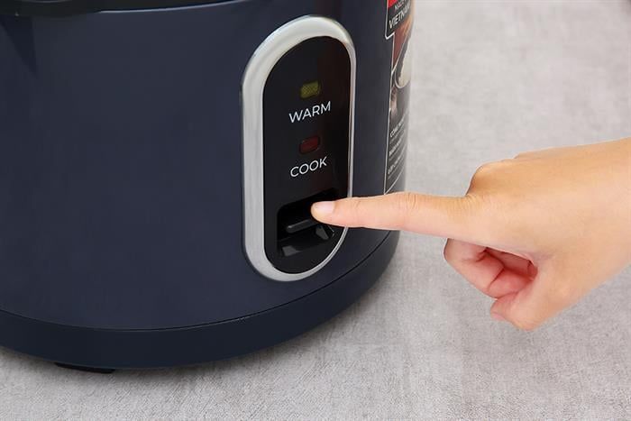 Nồi cơm nắp gài Sunhouse 1.8 lít SHD8632