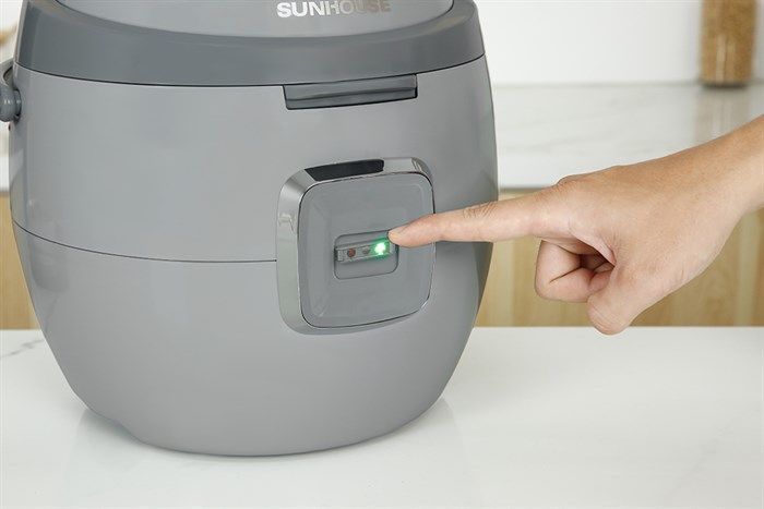 Nồi cơm nắp gài Sunhouse 1.8 lít SHD8663G