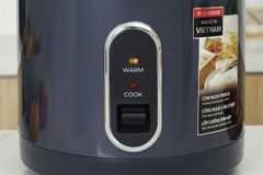 Nồi cơm nắp gài Sunhouse 3 lít SHD8309