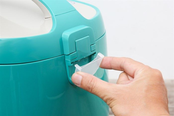 Nồi cơm nắp gài Sunhouse Mama 1.8 lít SHD8652G