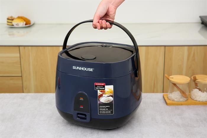 Nồi cơm nắp gài Sunhouse 1.8 lít SHD8611N