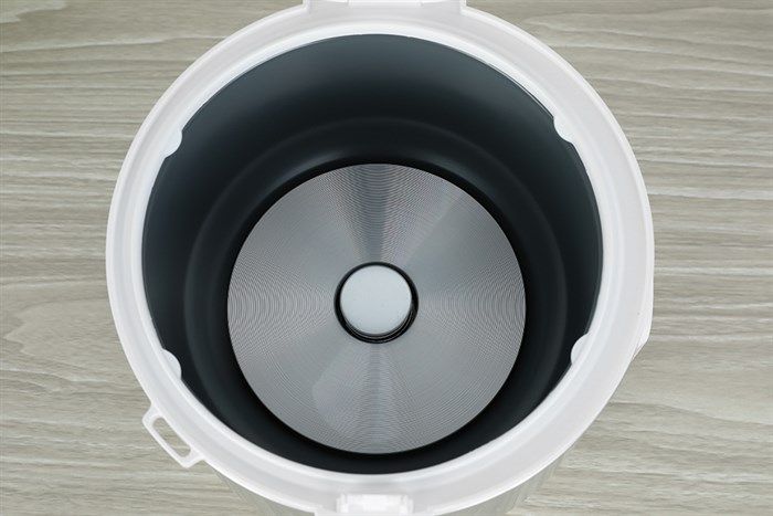 Nồi cơm nắp gài Panasonic 1 lít SR-MVN10LRAX