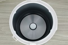 Nồi cơm nắp gài Panasonic 1 lít SR-MVN10LRAX