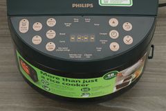 Nồi cơm điện tử Philips 1.8 lít HD4518/62