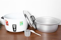 Nồi cơm nắp rời Sharp 7 lít KSH-D77V