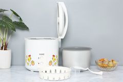 Nồi cơm nắp gài Sharp 2.2 lít KS-223TJV-CH