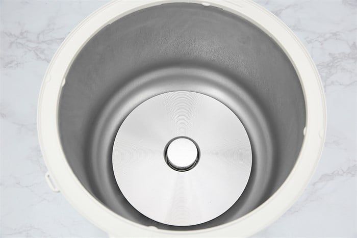 Nồi cơm nắp gài Sharp 2.2 lít KS-223TJV-CH