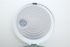 Nồi cơm nắp gài Sunhouse 1.8 lít SHD8602