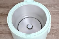 Nồi cơm nắp gài Sunhouse Mama 1.8 lít SHD8665B