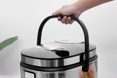 Nồi cơm điện tử Sunhouse mama 1.8 lít SHD8903