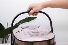 Nồi cơm cao tần Sunhouse Mama 1.5 lít SHD8955