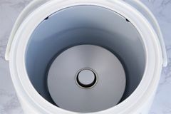 Nồi cơm nắp gài Sunhouse 1.8 lít SHD8606