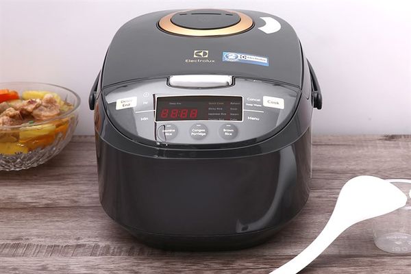 Nồi cơm điện tử Electrolux 1 lít E7RC1-550K