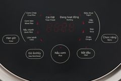 Nồi cơm điện tử Kangaroo 1.8 lít KG18DR12