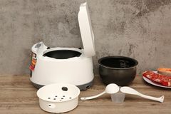 Nồi cơm điện tử Tefal 1 lít Easy Rice Compact RK730168