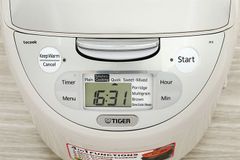 Nồi cơm điện tử Tiger 1.8 lít JAX-S18W