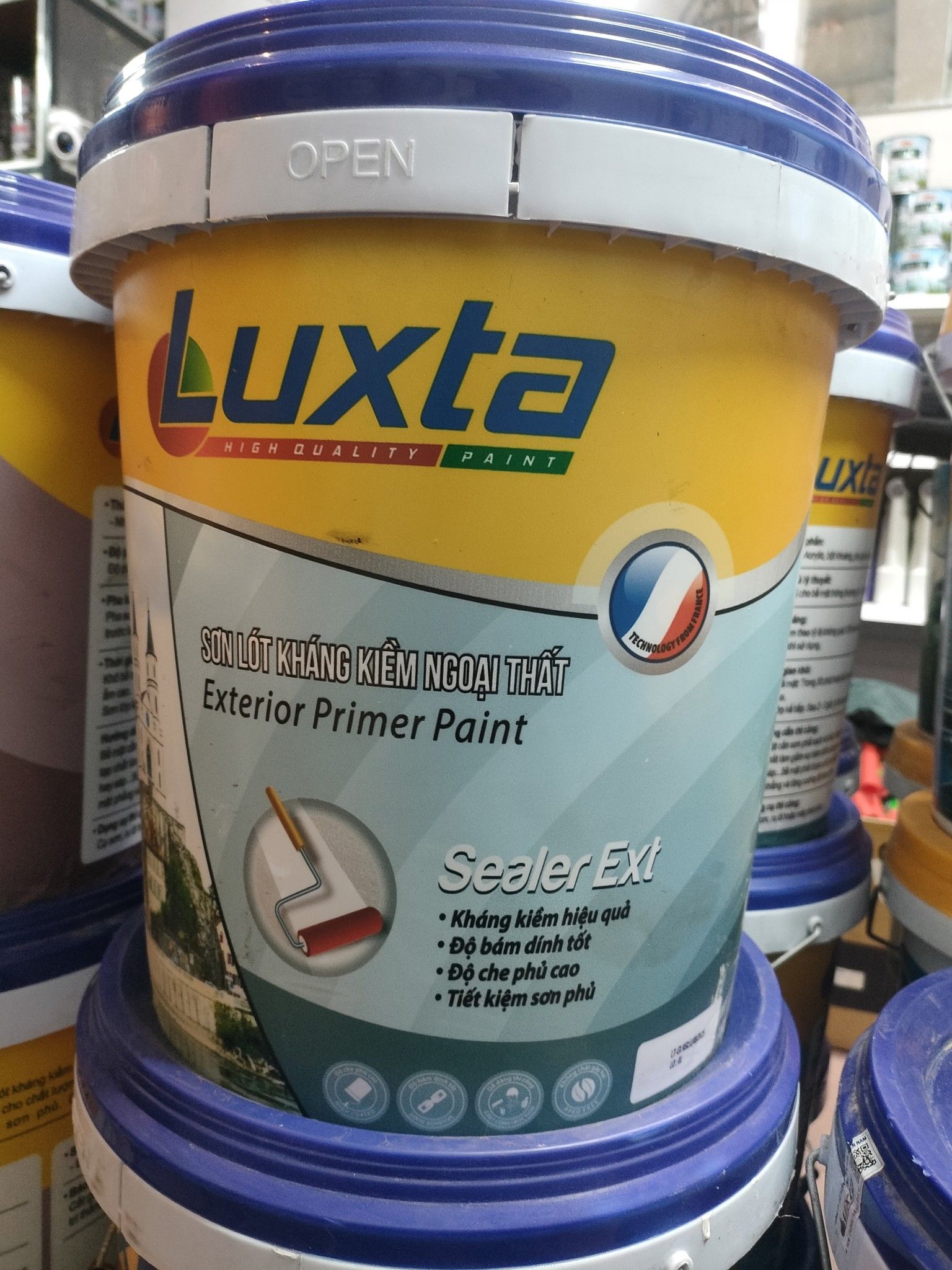  Sơn lót kháng kiềm ngoại thất Luxta 