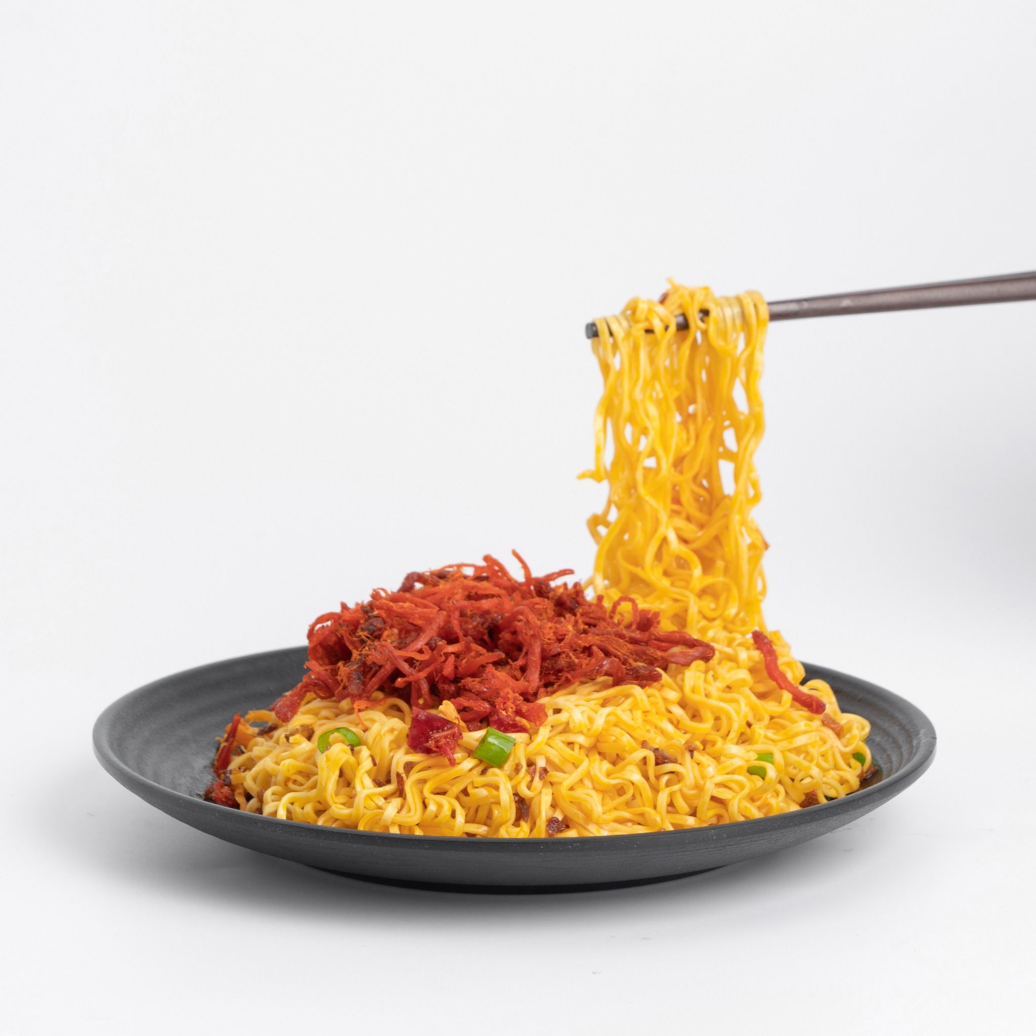  Mì ăn liền Chin Chin - Mì xào bò khô cay - 90g - 1 gói 
