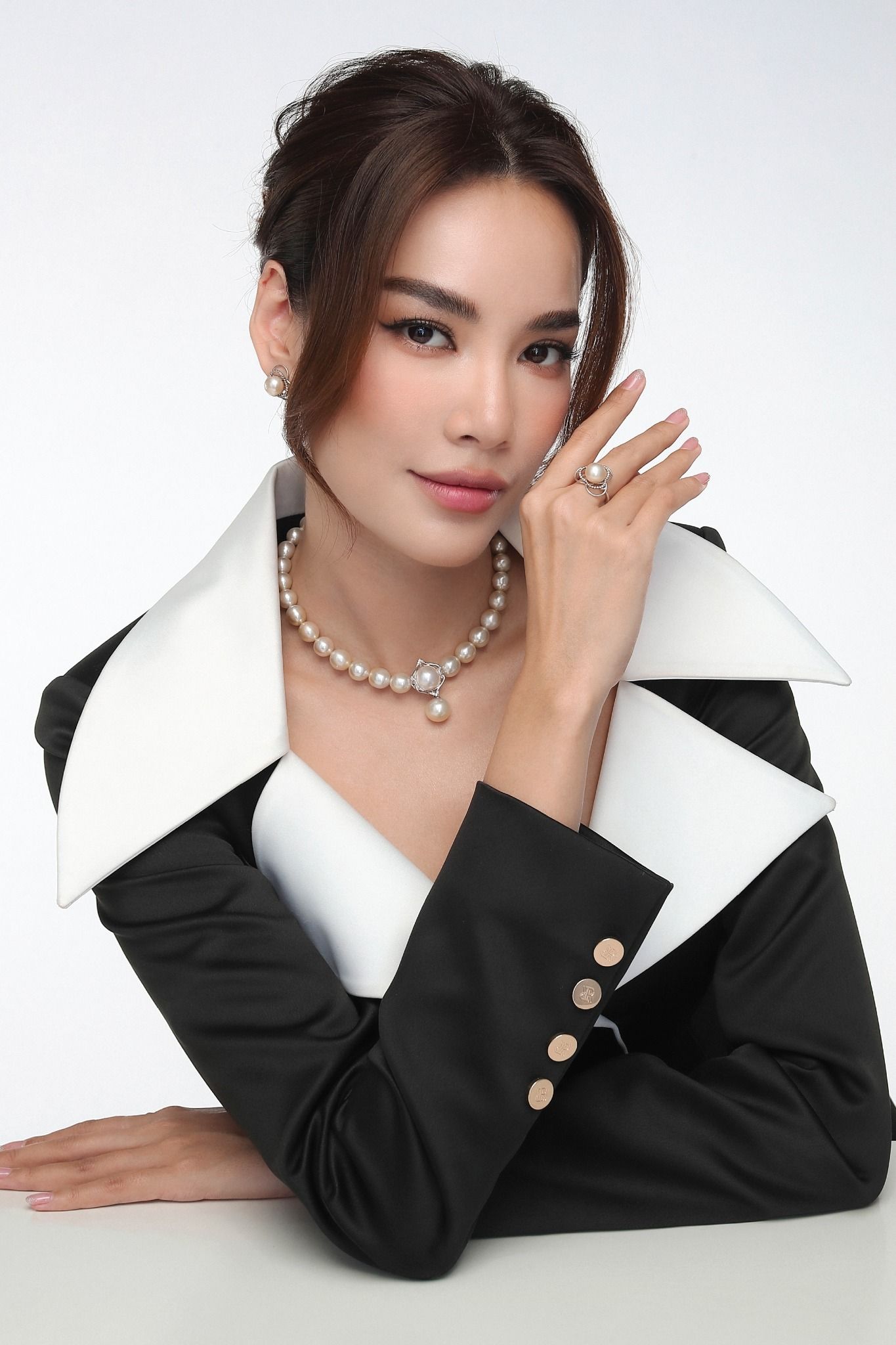  BST TIMELESS ELEGANCE 1 