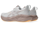  Giày Chạy Road Nữ Asics Novablast 5 - White/Fawn 