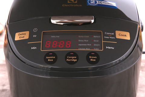 Nồi cơm điện tử Electrolux 1 lít E7RC1-550K