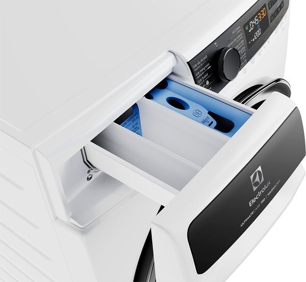 Máy giặt 13kg sấy 7kg Electrolux Inverter EWW1343R7WC