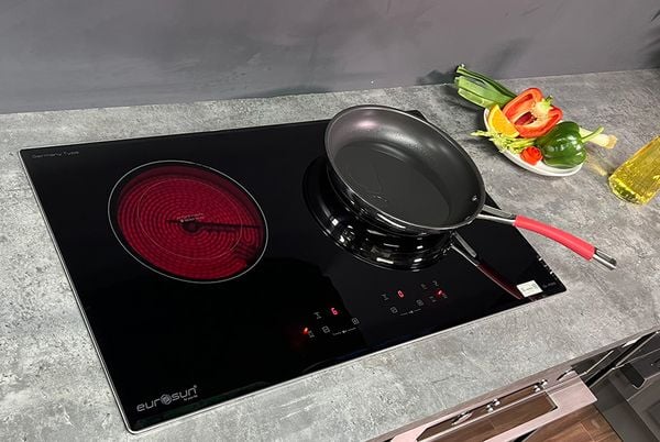 Bếp từ Eurosun EU-T256Max 2 lò từ 9 mức công suất nấu Booster Tổng công suất 3500W