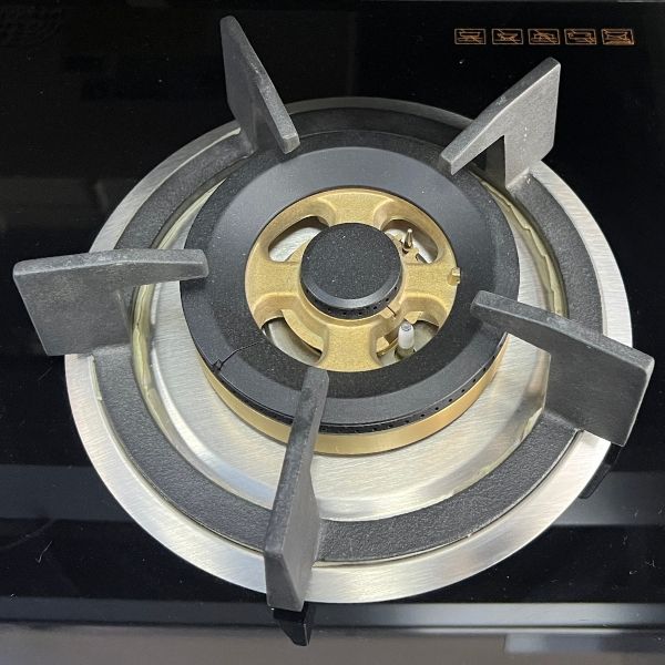 Bếp gas âm Eurosun EU-GA278 mặt kính cường lực chịu nhiệt dày 8mm vát cạnh mâm chia lửa bằng đồng 100% Italy Design