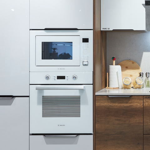 Lò vi sóng Malloca MW-927BG trắng