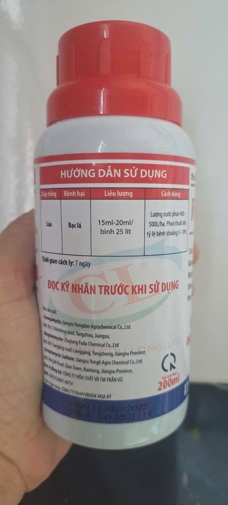 Famycin usa 150SC (15ml và 200ml): Đặc trị vi khuẩn gây thối nhũn, Thán thư - thối cuống, thối trái, thối nhũn, bạc lá, cháy bìa lá
