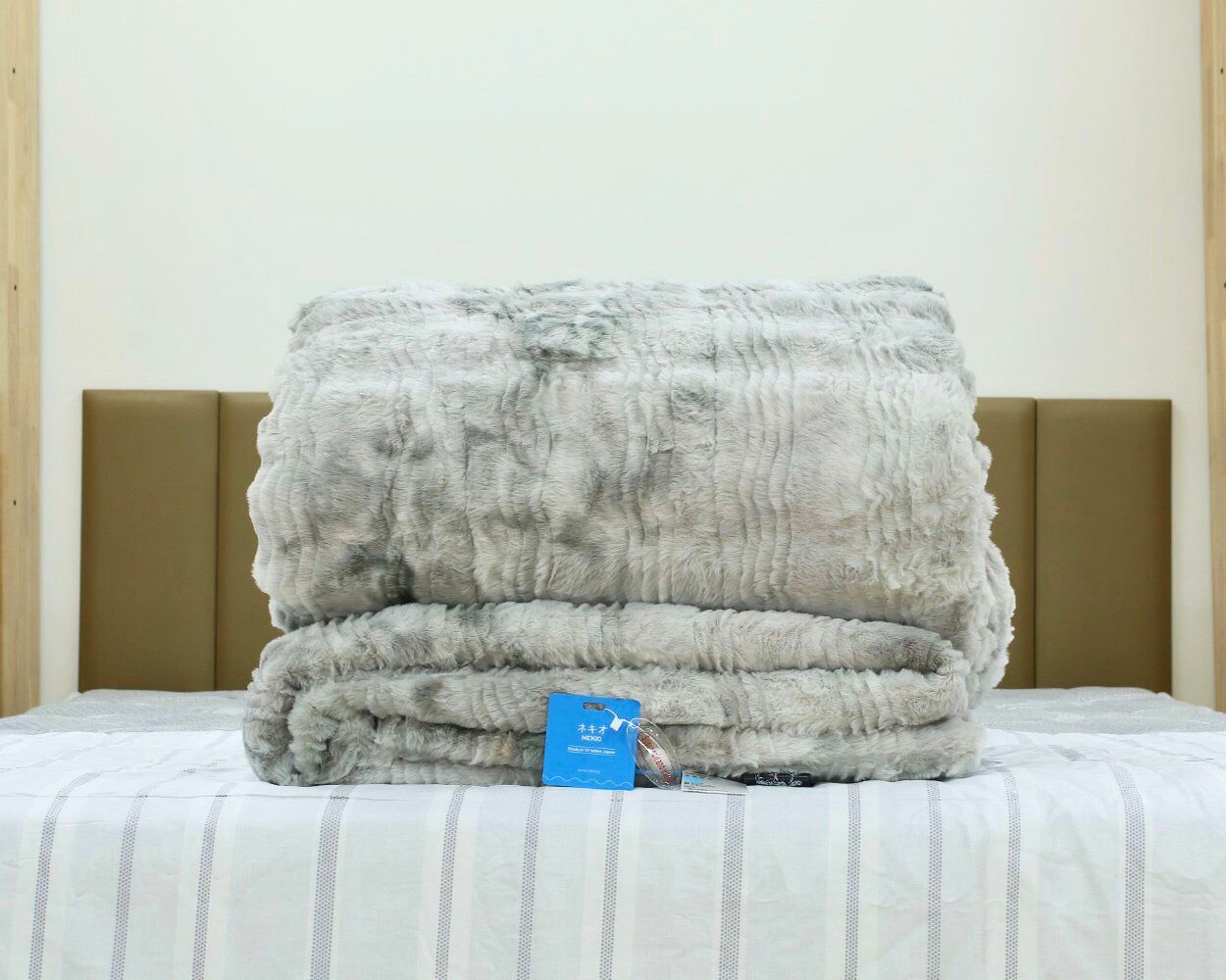  Chăn Queen Luxury Nekio Lông Thỏ Tuyết Xám 