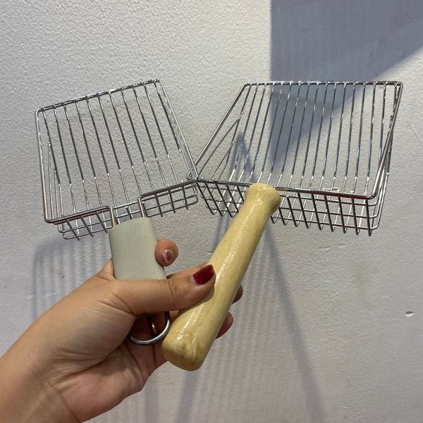 Xẻng xúc cát cho mèo size lớn, chất liệu inox, cán gỗ chắc chắn