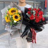  (58*58cm) Giấy Gói Hoa Viền (Đen-Đồng-Bạc-Trắng-Đa Dạng Màu). Giấy Cao Cấp, Không Lỗi, Không Thấm Nước, Màu Đẹp Sắc Nét. 