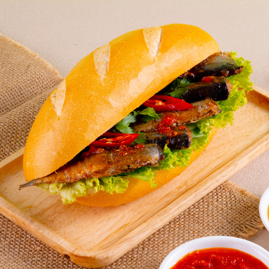  Bánh Mì Cá Thu Nhật Kho 