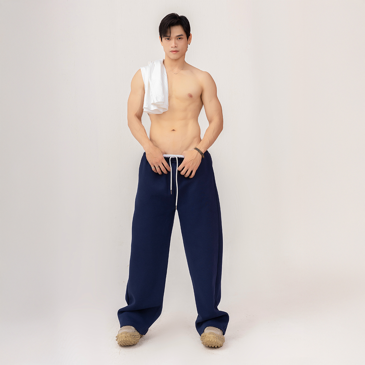  Quần Vải Nỉ Suông Thêu Logo Unisex - Xanh dương 