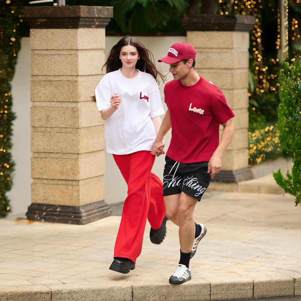 Quần Vải Nỉ Suông Thêu Logo Unisex - Đỏ