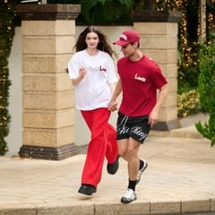 Quần Vải Nỉ Suông Thêu Logo Unisex - Đỏ