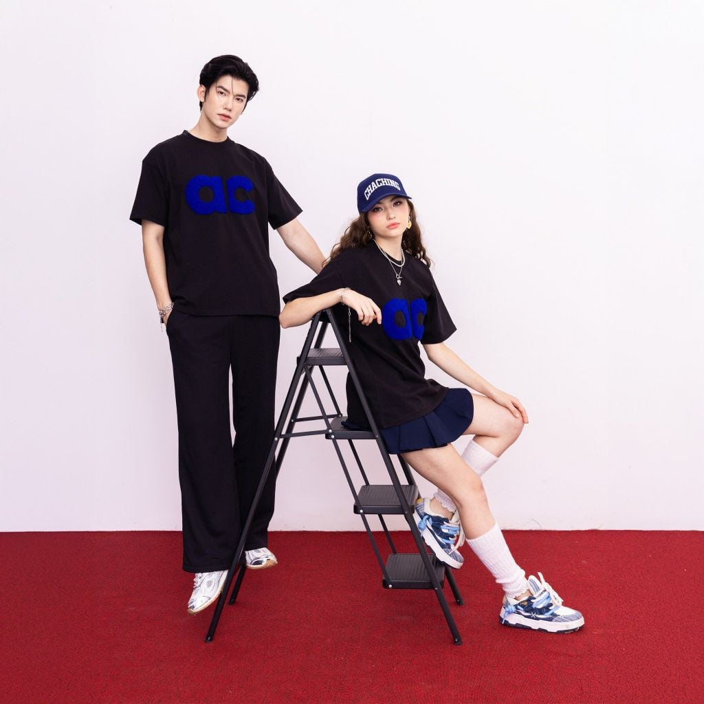 Áo AC Bông Xù Boxy Unisex - Đen Chữ Xanh