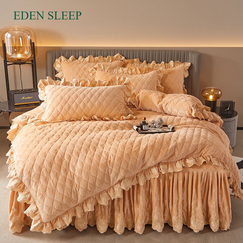 Bộ 4 món chăn ga nhung san hô trần bông thêu ren