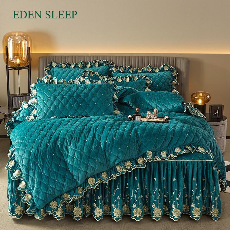 Bộ 4 món chăn ga nhung san hô trần bông thêu ren