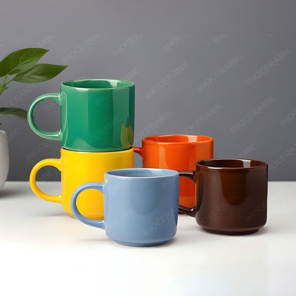 Ly sứ trụ lùn quai C in logo