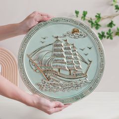 Quà tặng Đại hội Đảng - Đĩa trưng bày Thuận buồm men ngọc kẻ vàng D32