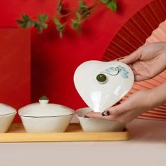 Khay 3 hũ mứt tim vẽ hoa sen xanh Bát Tràng – Quà Tết in logo tinh tế