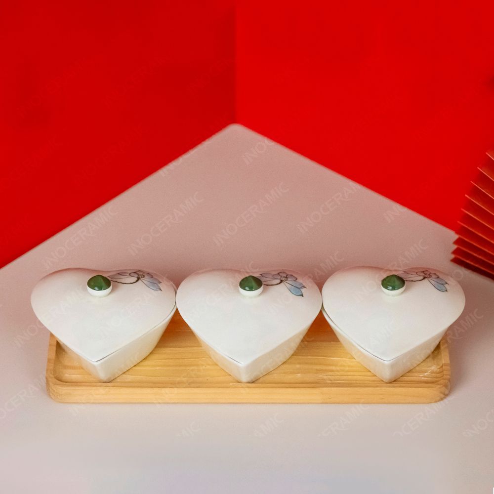 Khay 3 hũ mứt tim vẽ hoa sen xanh Bát Tràng – Quà Tết in logo tinh tế