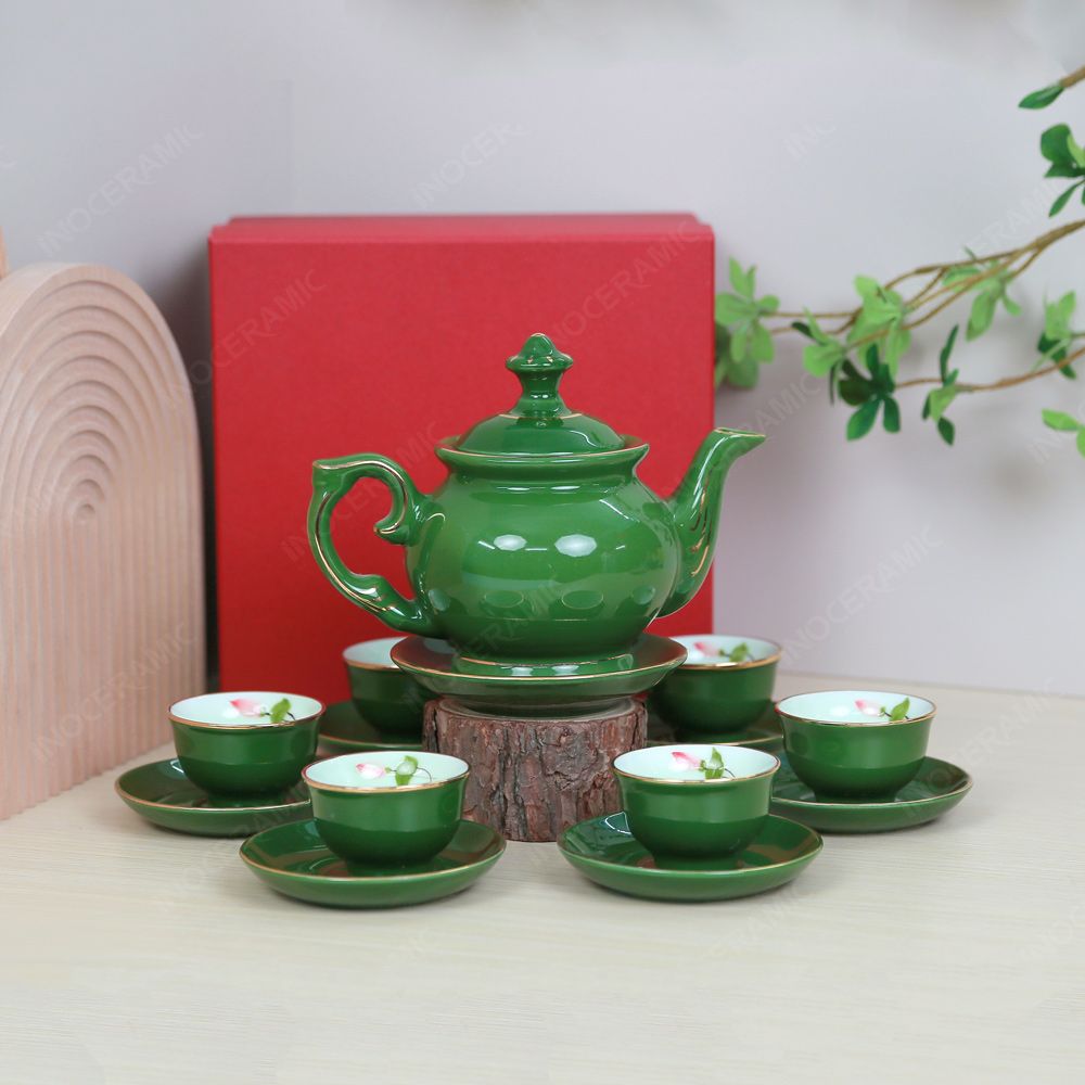 Bộ ấm trà Đài Các men lục vẽ sen chỉ vàng