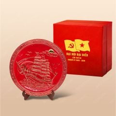 Quà tặng Đại hội Đảng - Đĩa trưng bày Thuận buồm men đỏ kẻ vàng D32