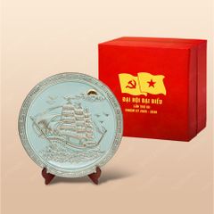 Quà tặng Đại hội Đảng - Đĩa trưng bày Thuận buồm men ngọc kẻ vàng D32